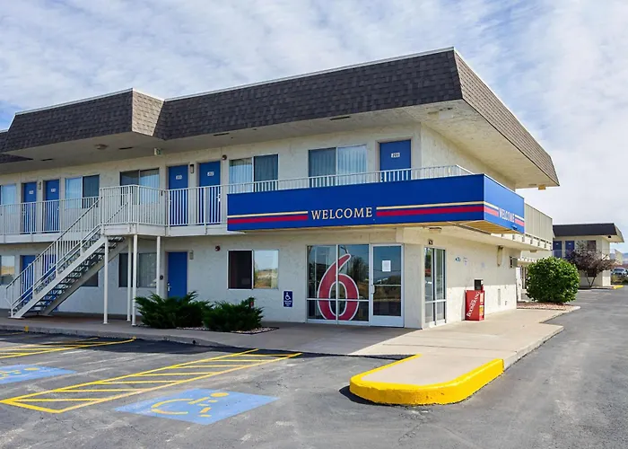 6-laramie, Wy