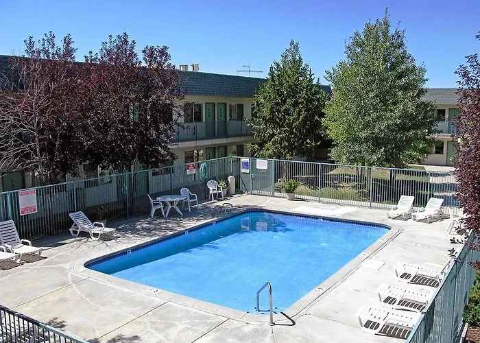 6-laramie, Wy